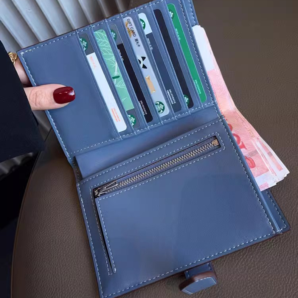 Portafoglio per passaporto da  - Personalized Name Box recensione e prezzo