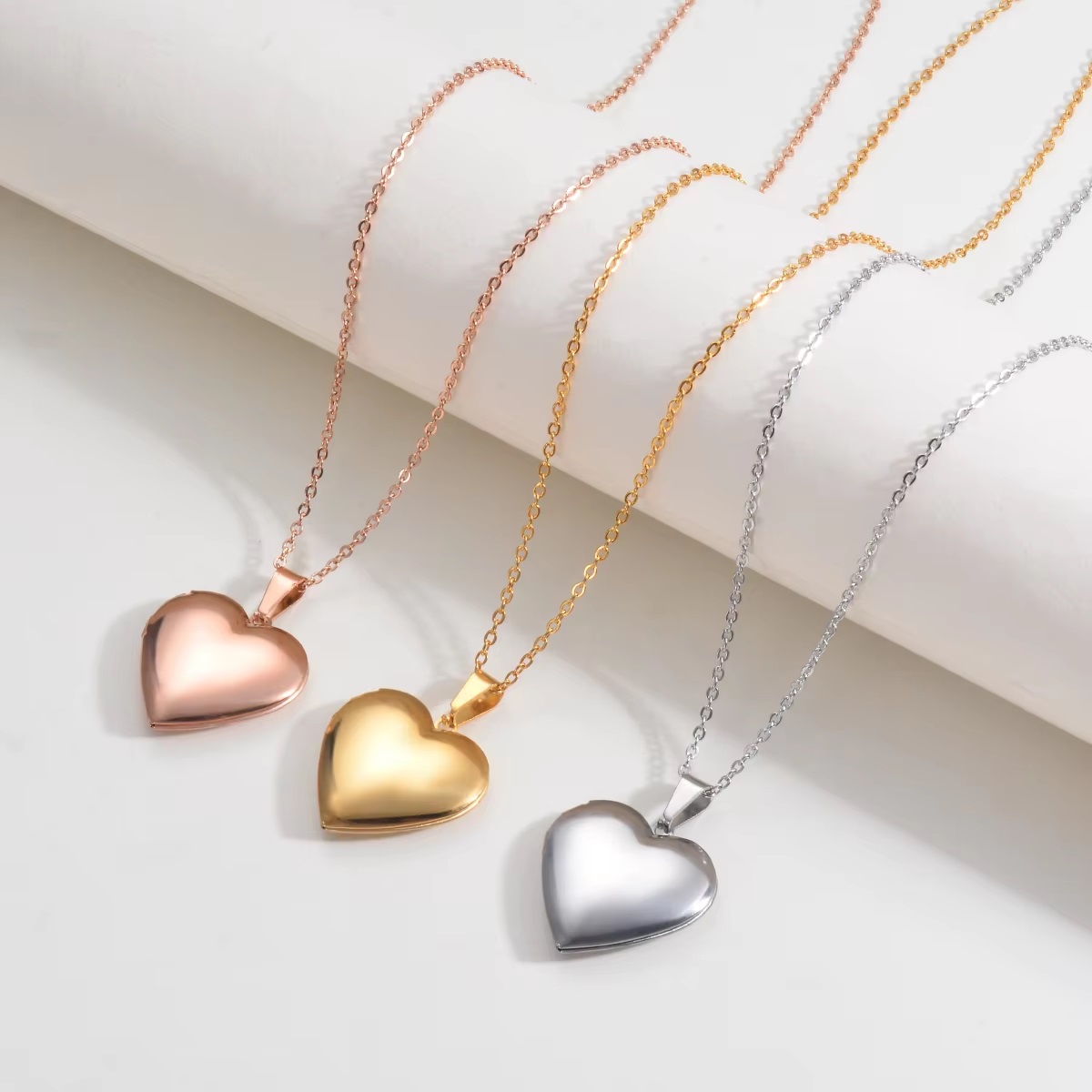 Collana personalizzata con med - Birth Flower Necklace recensione e prezzo