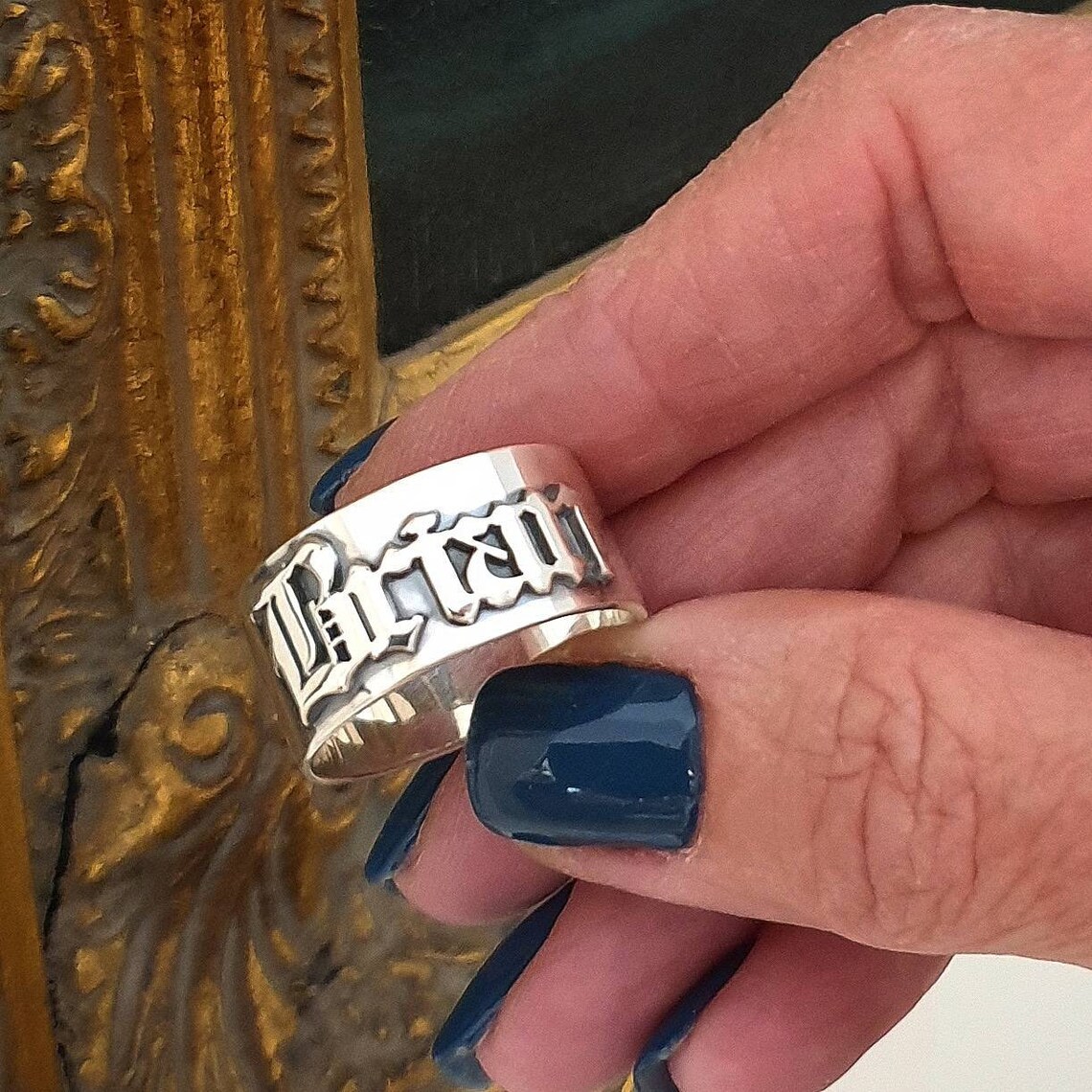 Anelli gotici da uomo da 12 mm - Initial Ring Custom recensione e prezzo